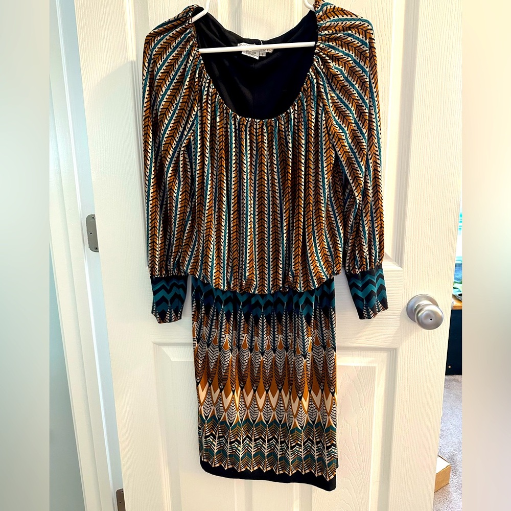 Maggie London Dress size 6 Geometric Pattern
